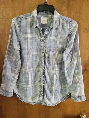 American Eagle Outfitters Blue Gray Plaid Button-Down Shirt
